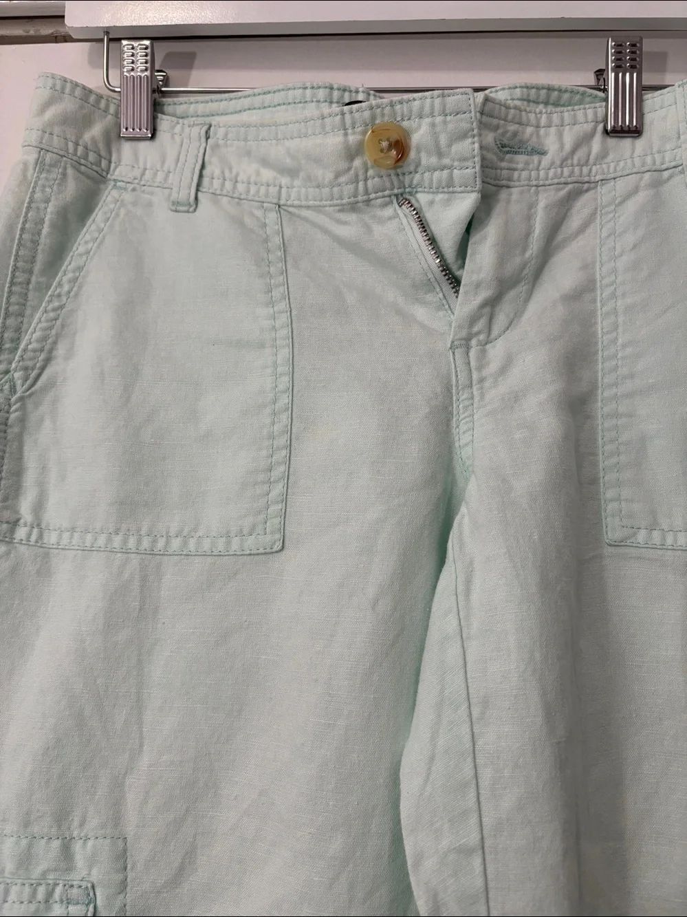 Banana Republic brand cropped pants Size 2. (Martin Fit)